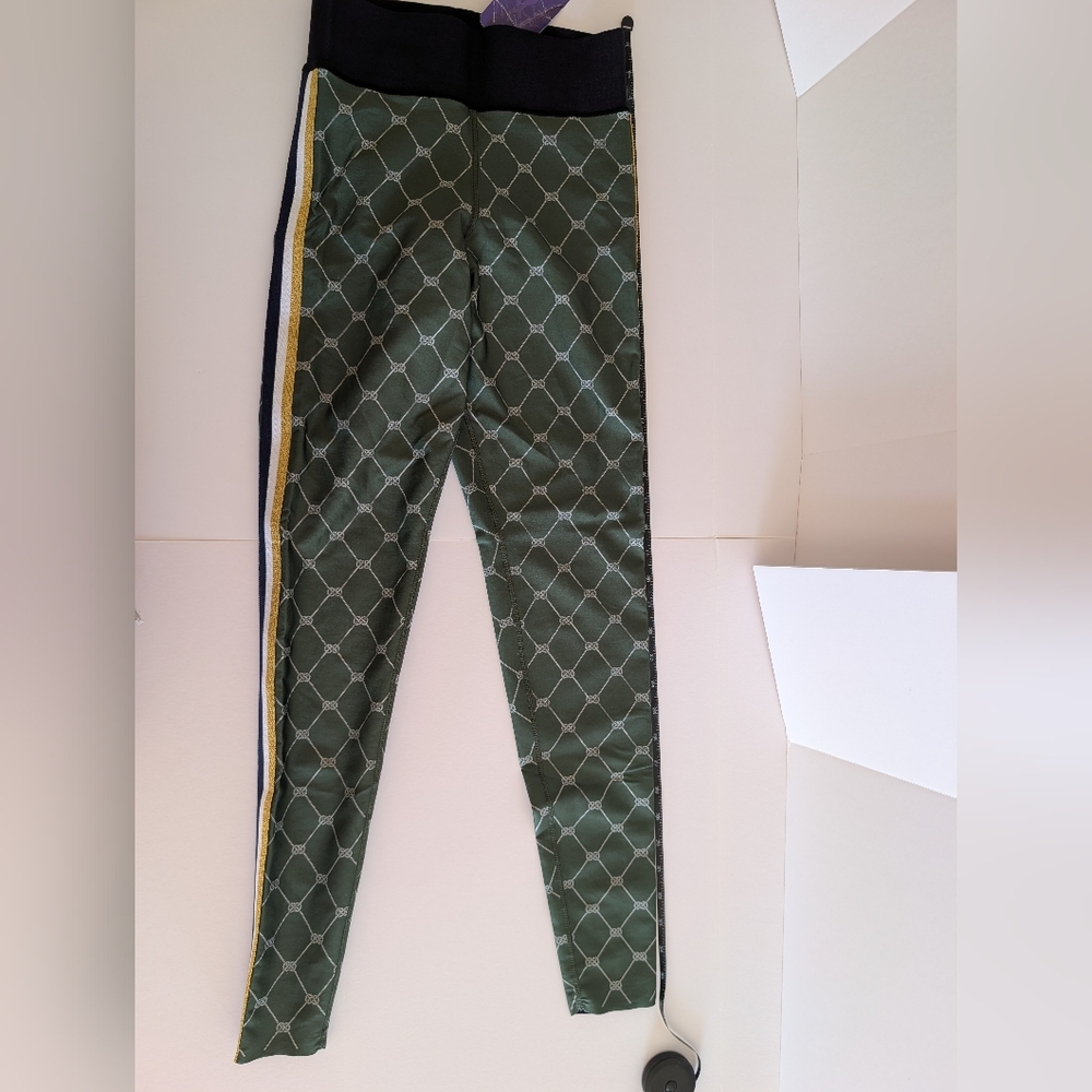 Ultracor Luxury Green Leggings with Gold Stripe - NWT Size Medium MSRP: $198